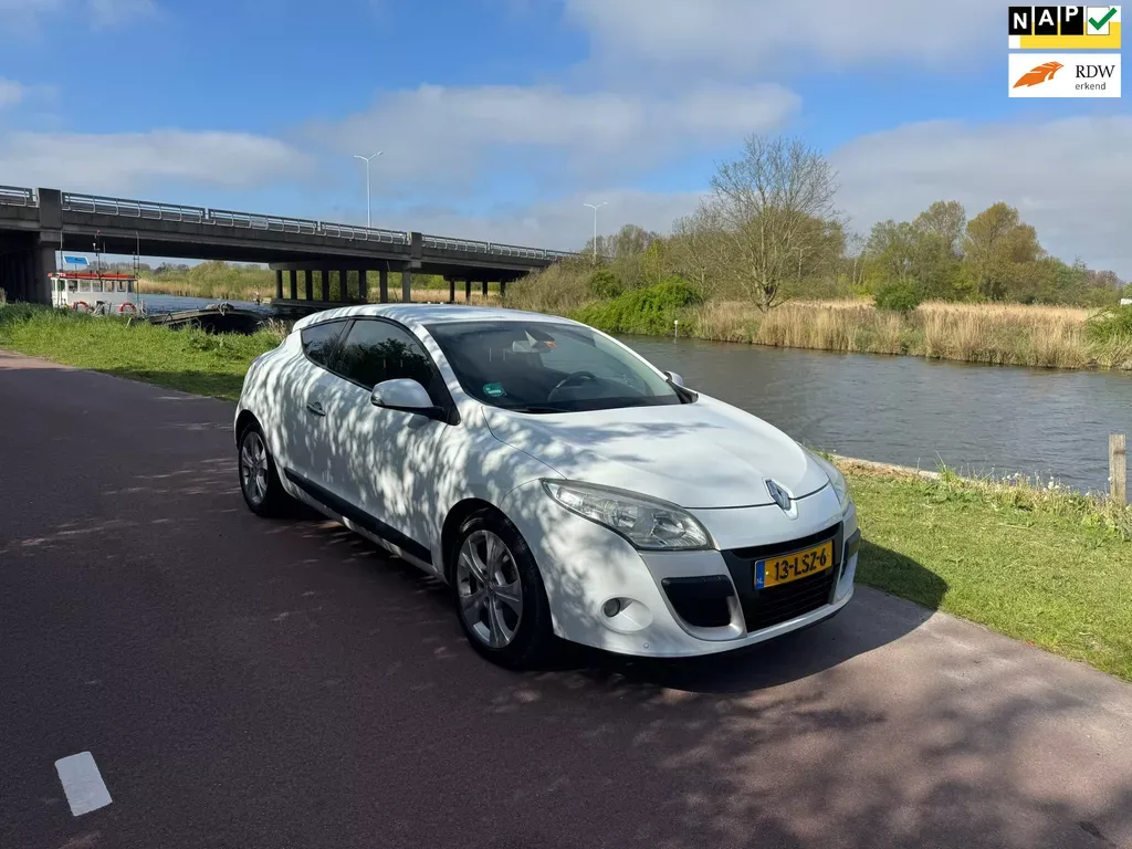 Renault Mégane (2010) — foto 1