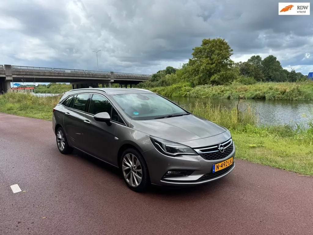 Opel Astra (2016) — foto 1