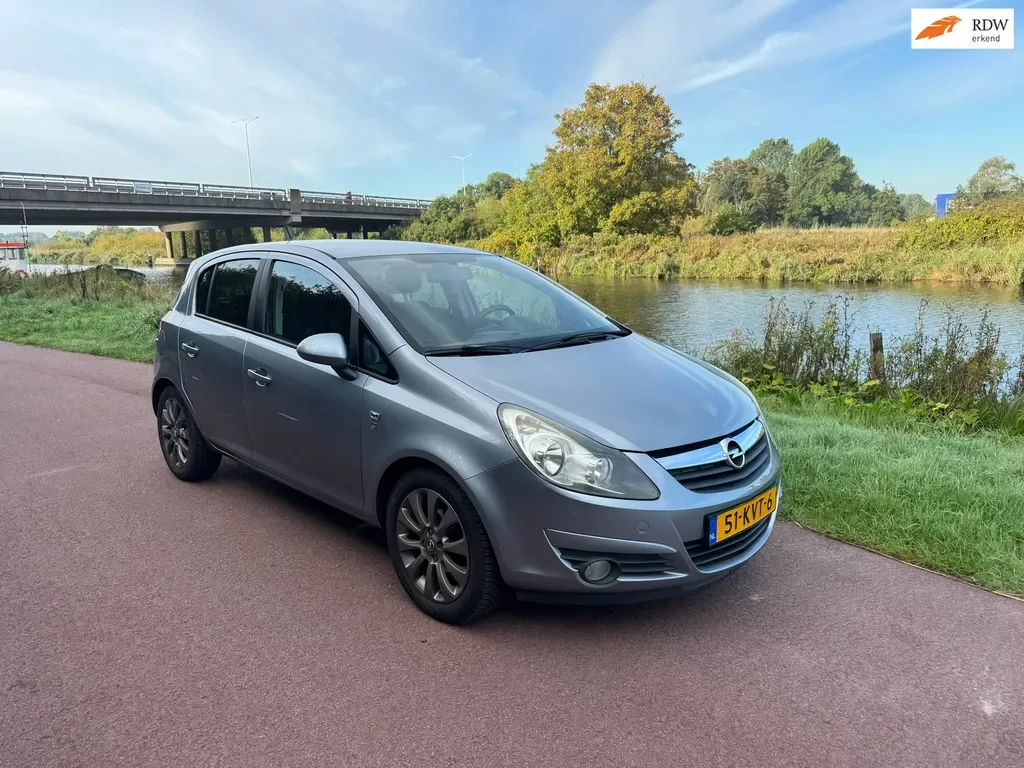Opel Corsa (2010) — foto 1