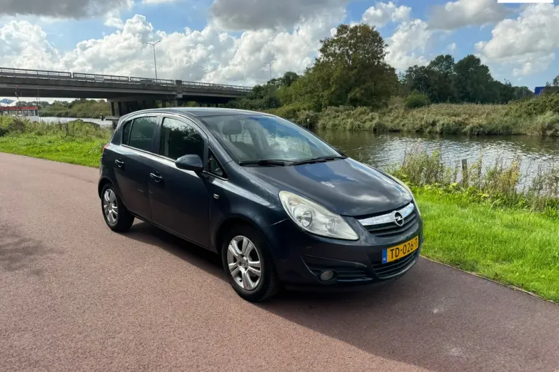 Opel Corsa (2008)