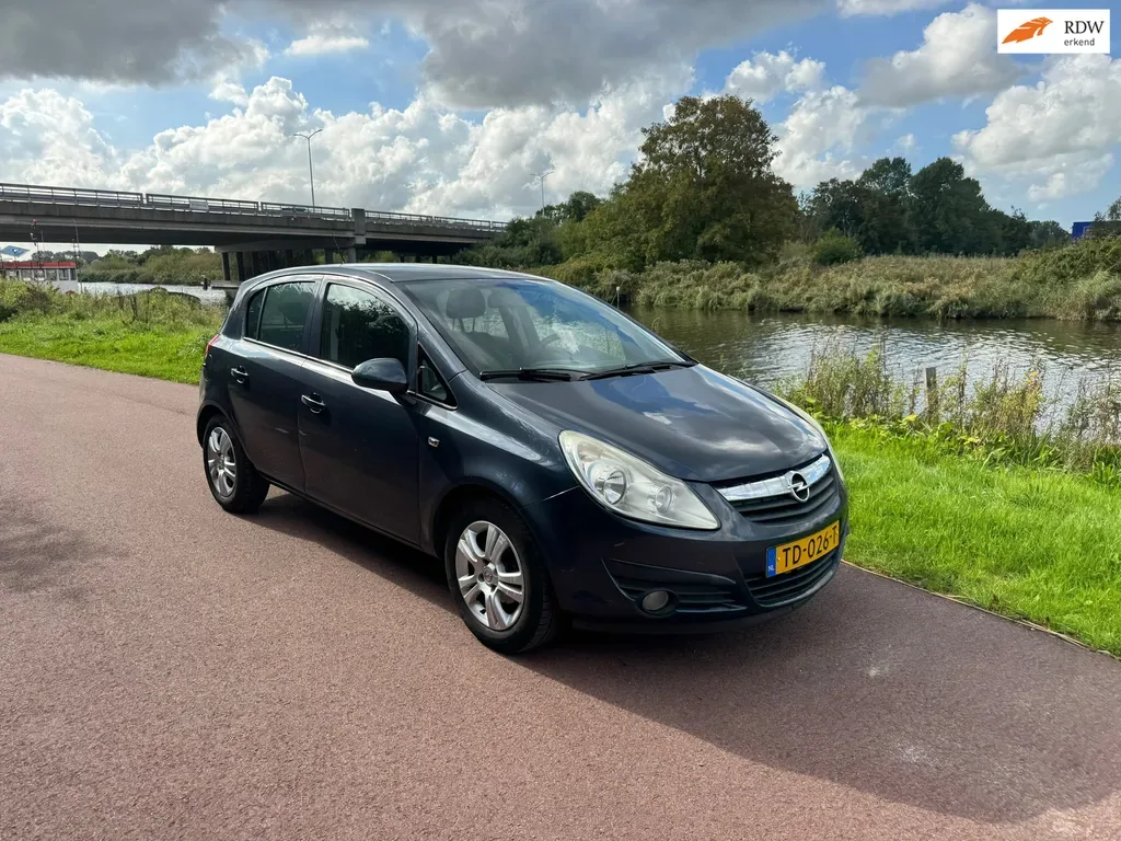 Opel Corsa (2008) — foto 1