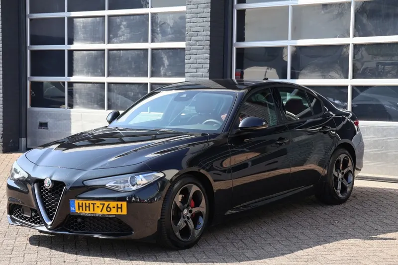 Alfa Romeo Giulia (2017)
