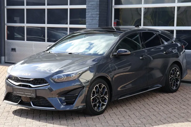 Kia ProCeed (2022)