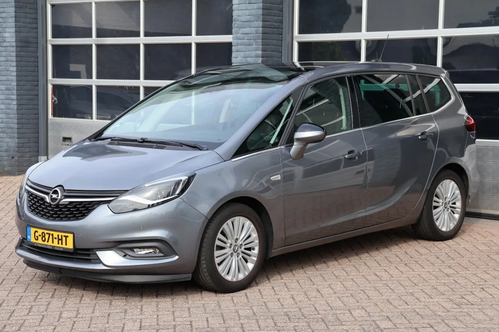 Opel Zafira (2018) — foto 1