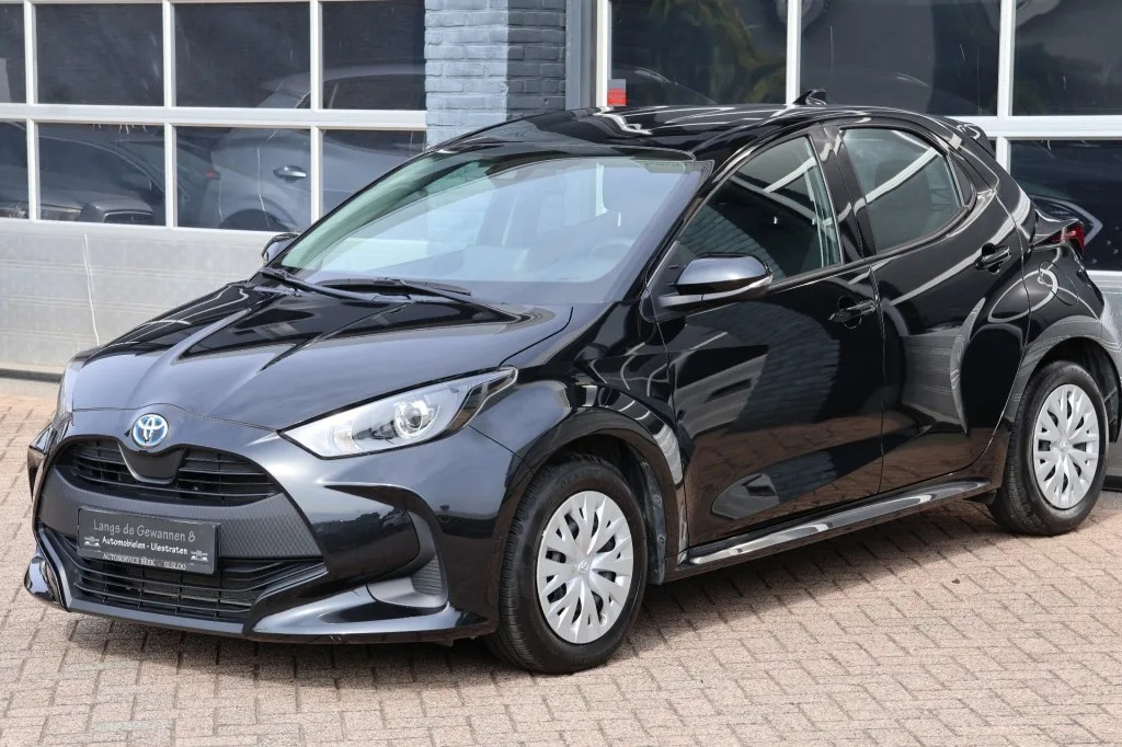 Toyota Yaris (2022) — foto 1