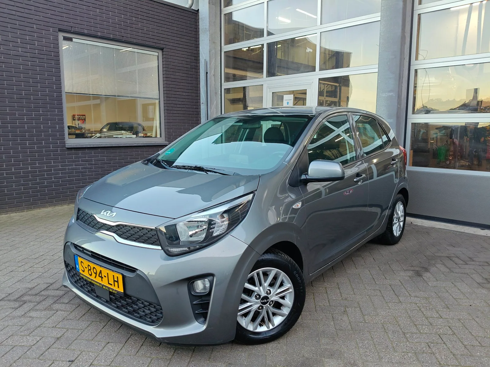 Kia Picanto (2023) — foto 1