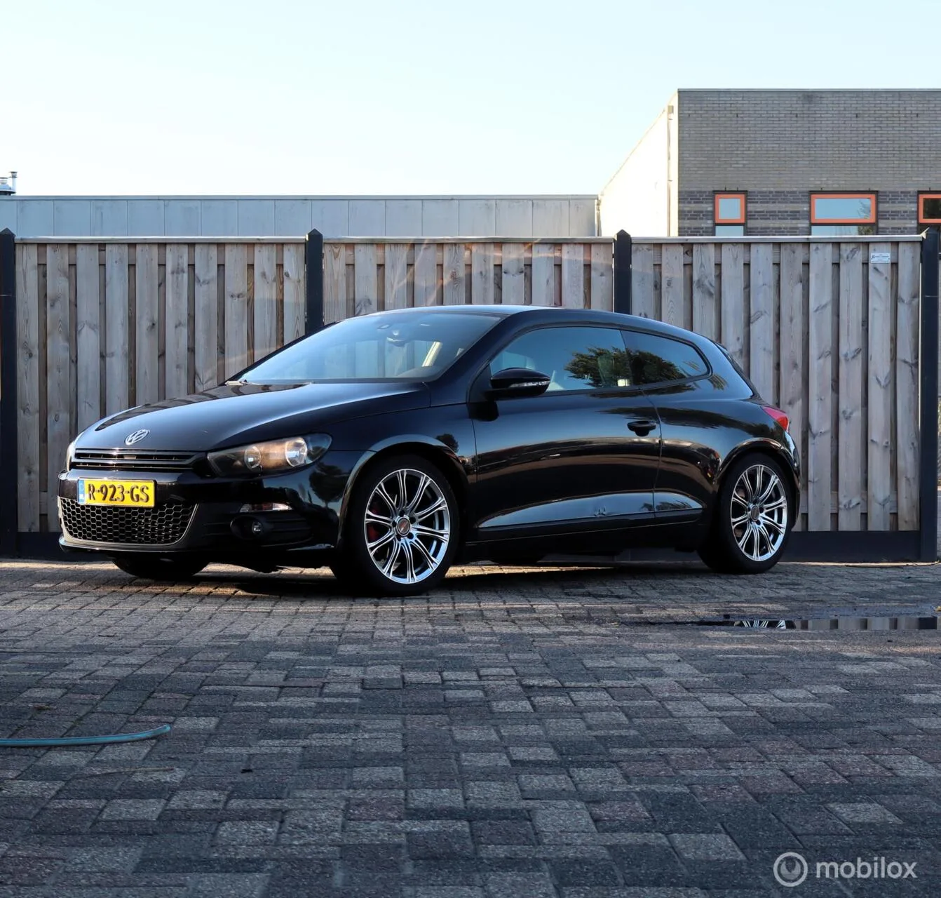 Volkswagen Scirocco (2010) — foto 1