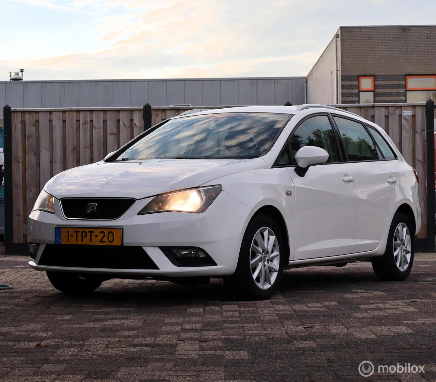 SEAT Ibiza (2013) — foto 1