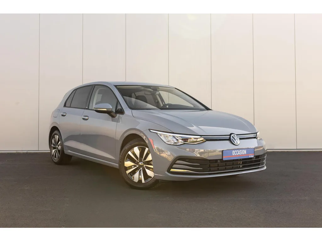Volkswagen Golf (2023) — foto 1