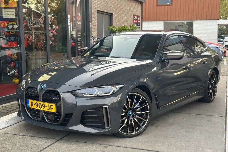 BMW i4 (2022)