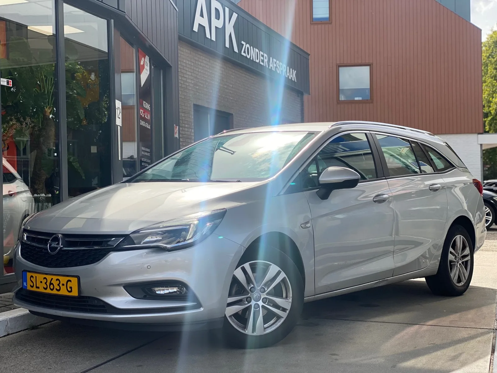 Opel Astra (2018) — foto 1
