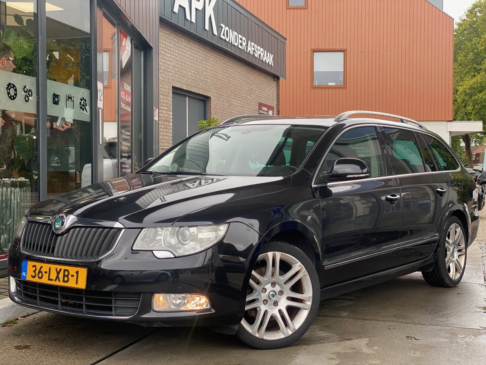 Škoda Superb (2010) — foto 1