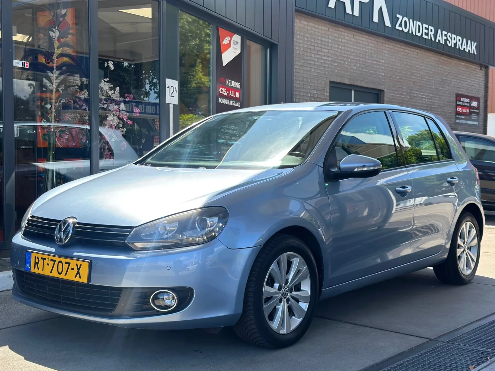 Volkswagen Golf (2009) — foto 1