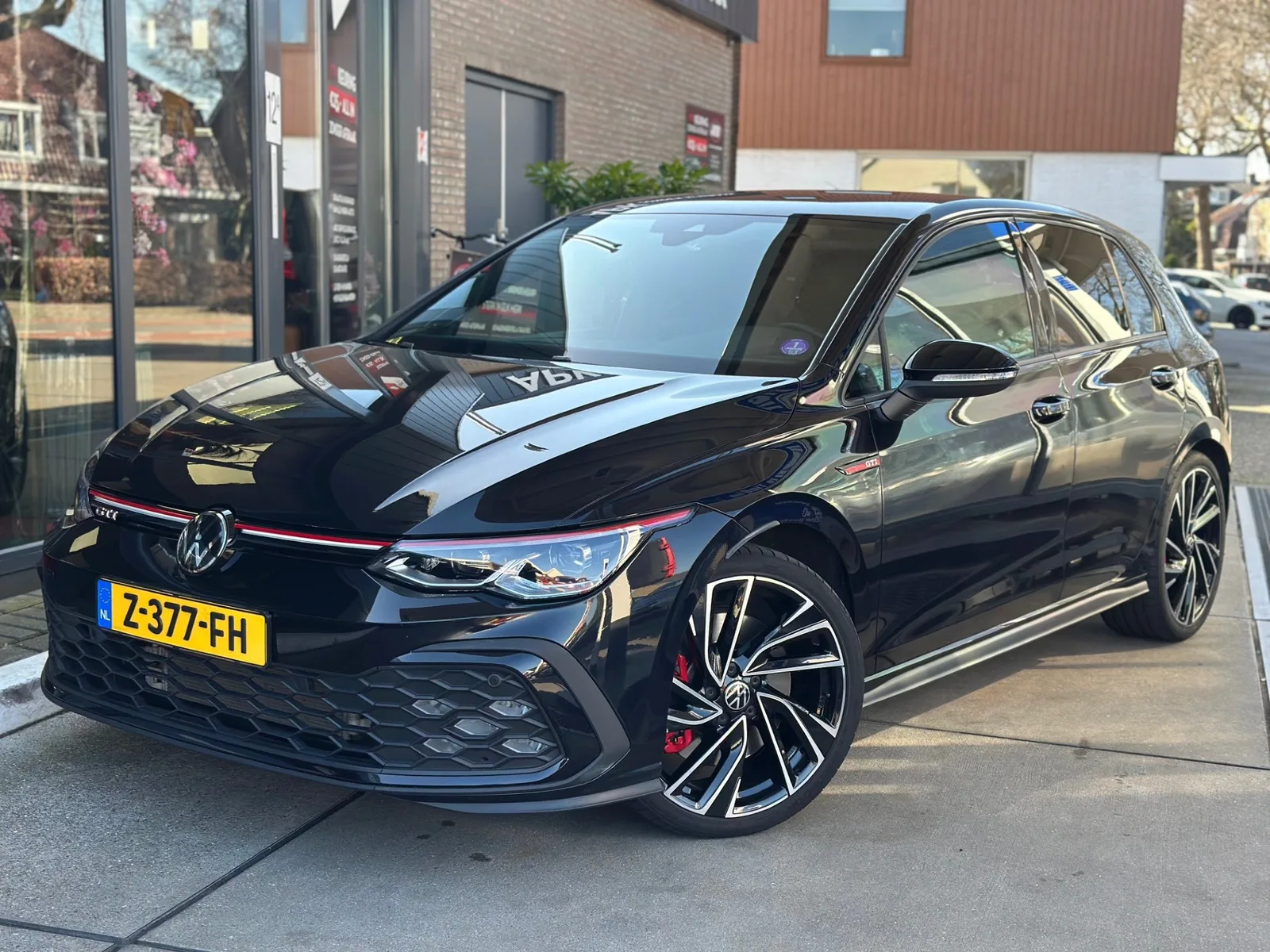 Volkswagen Golf (2022) — foto 1