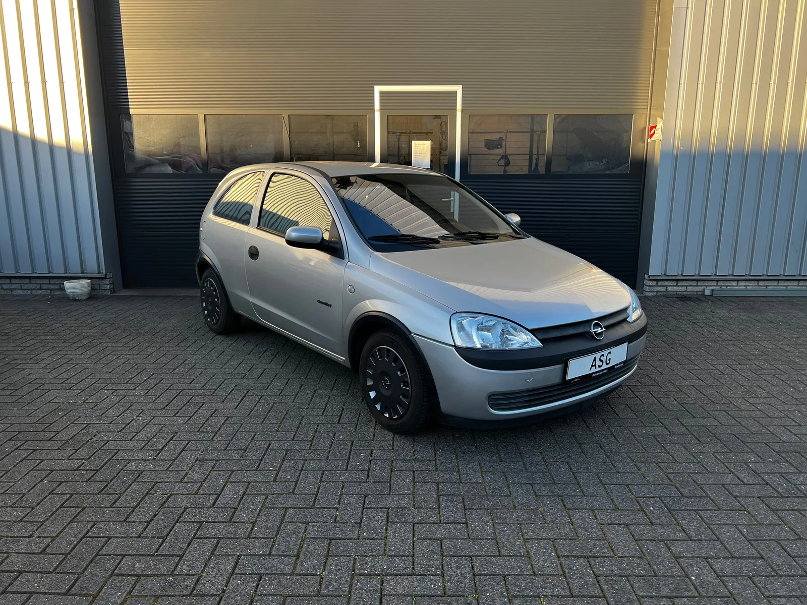 Opel Corsa (0) — foto 1