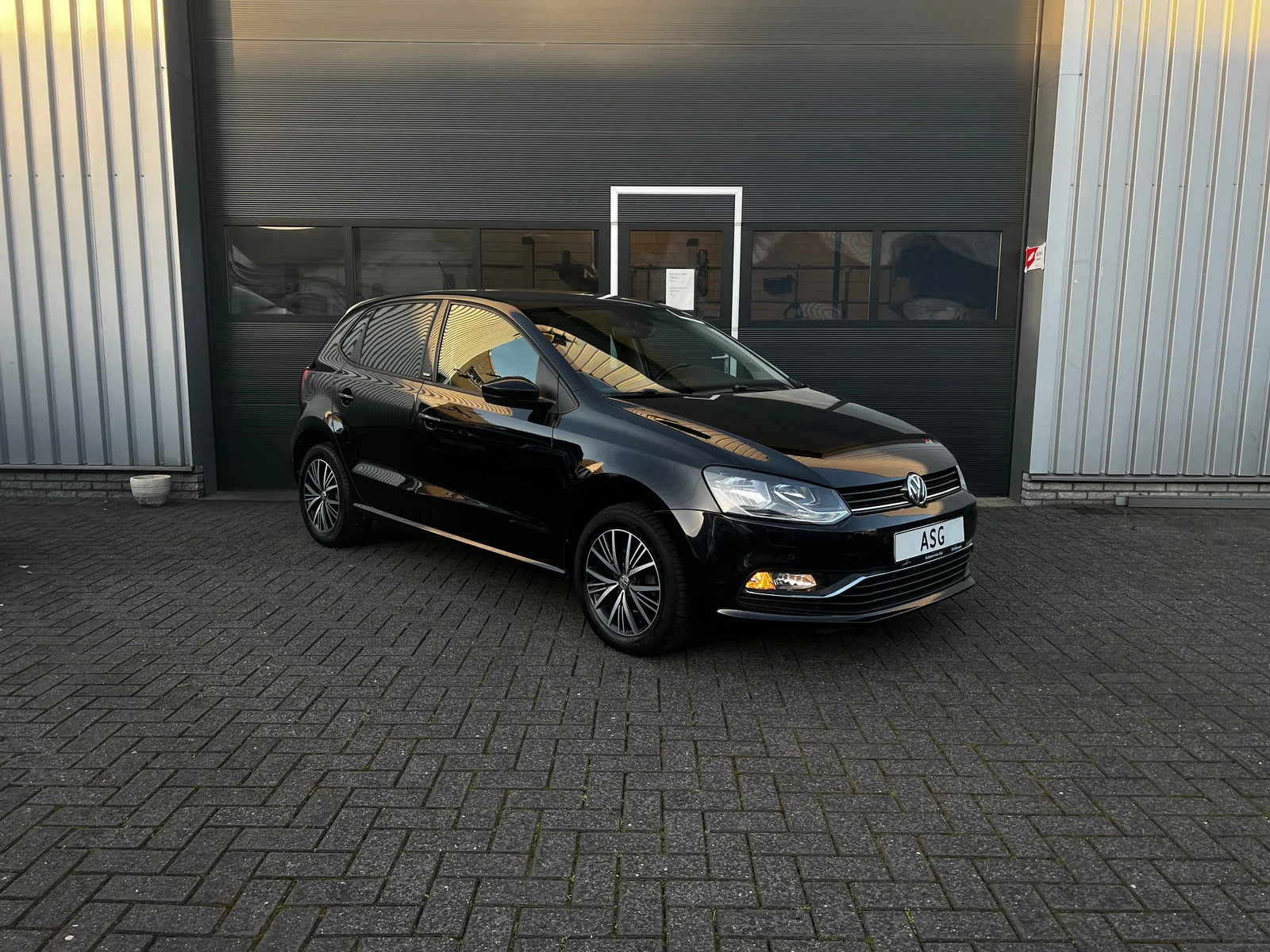 Volkswagen Polo (0) — foto 1