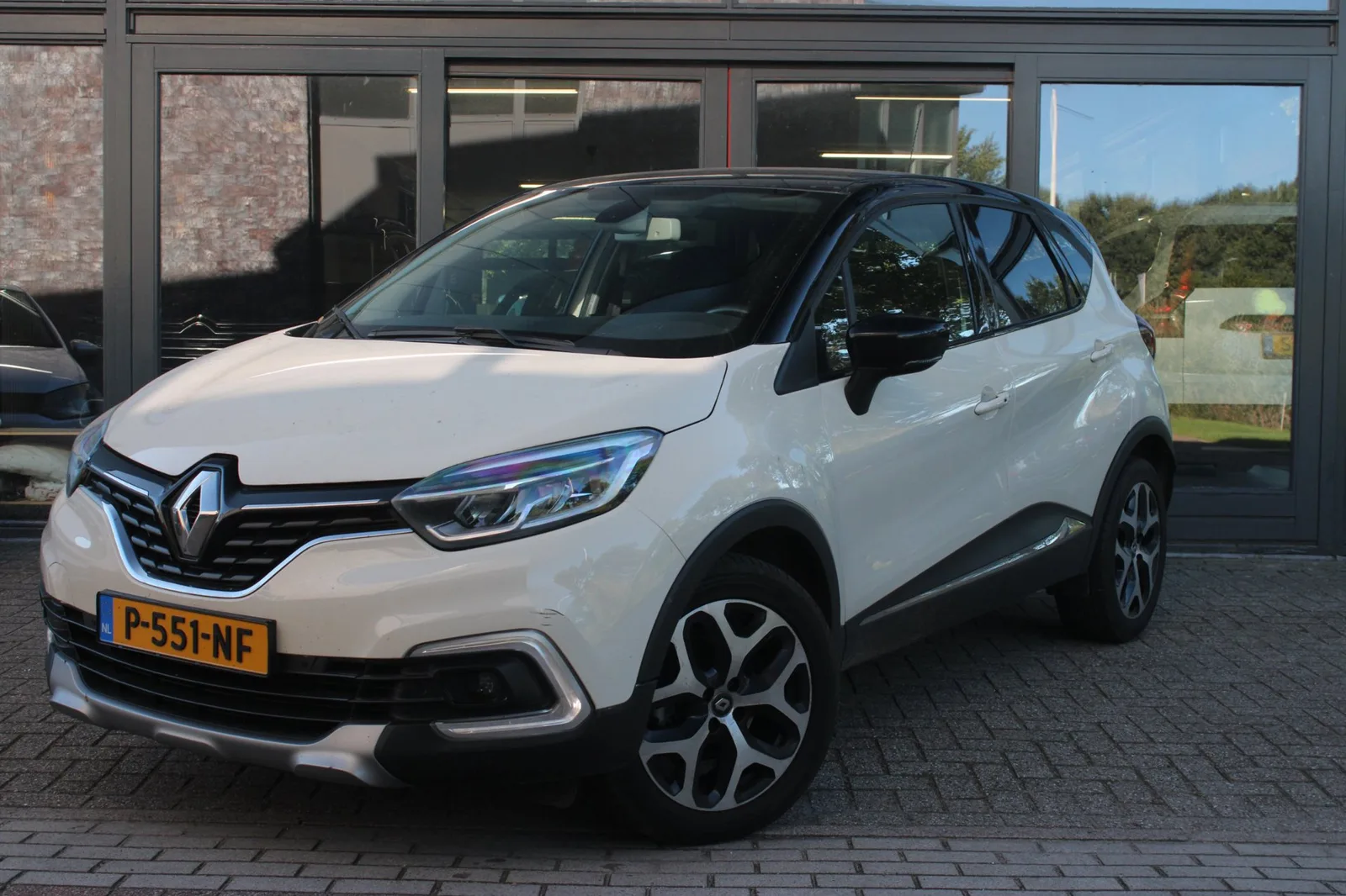 Renault Captur (2017) — foto 1
