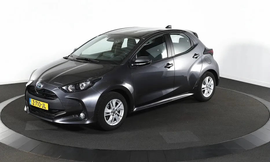 Toyota Yaris (2024) — foto 1