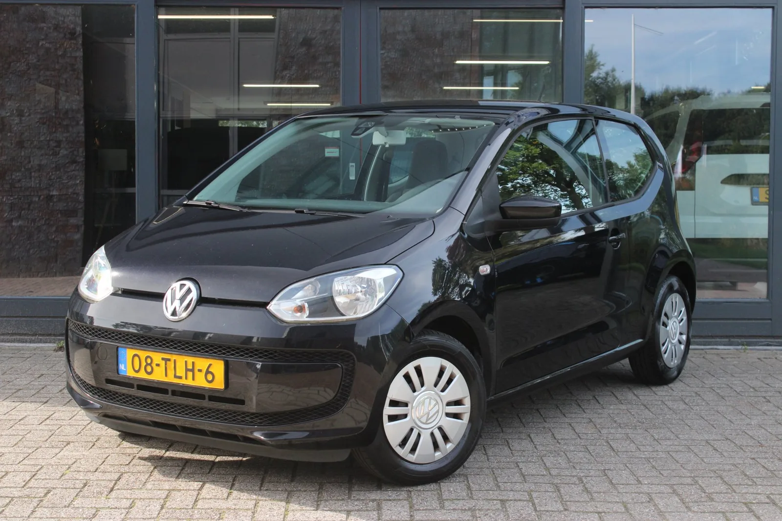 Volkswagen Up! (2012) — foto 1