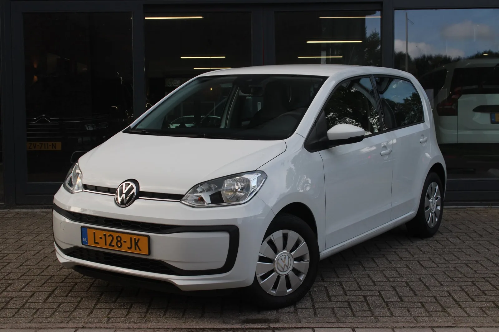 Volkswagen Up! (2021) — foto 1