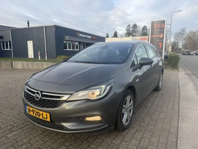 Opel Astra (2019) — foto 1