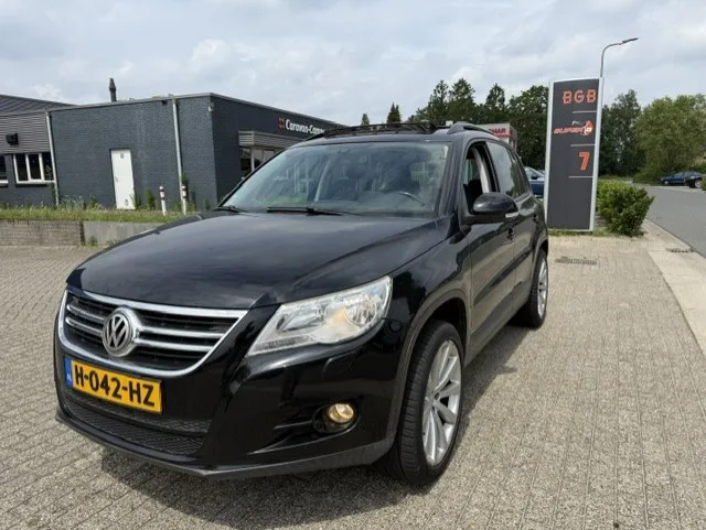 Volkswagen Tiguan (2009) — foto 1