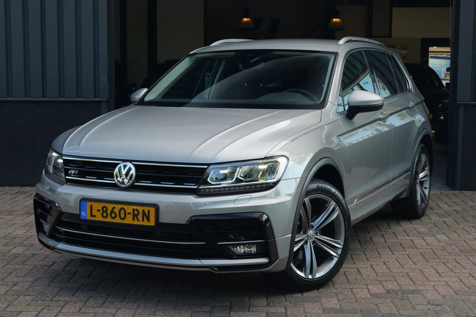 Volkswagen Tiguan (2018) — foto 1
