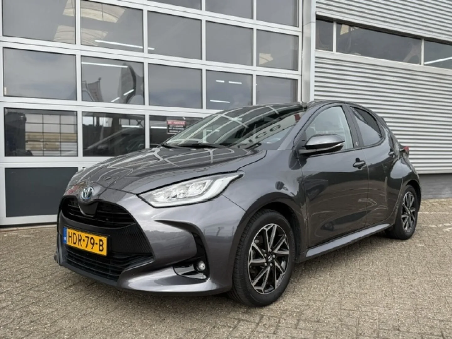 Toyota Yaris (2022) — foto 1