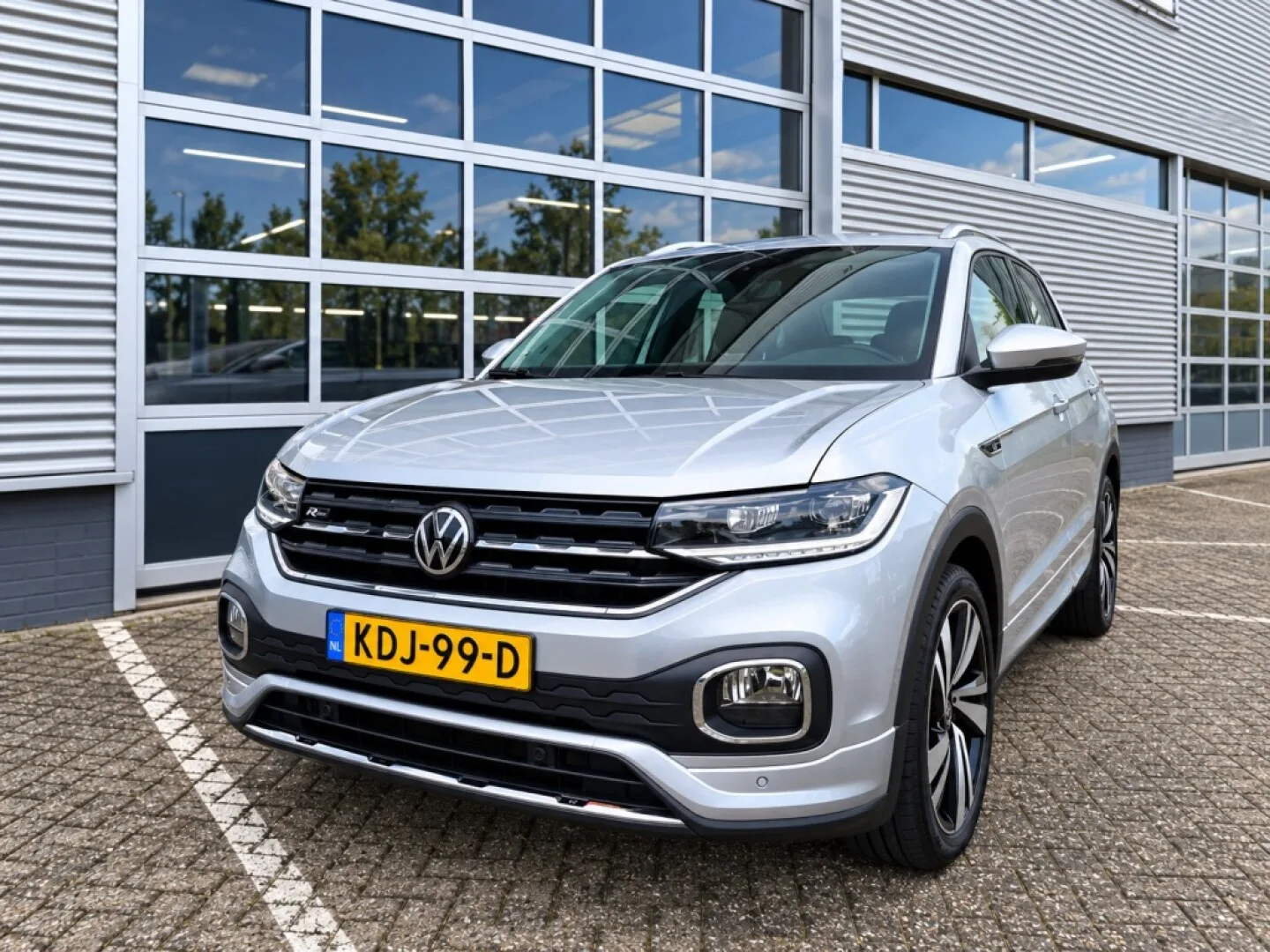 Volkswagen T-Cross (2023) — foto 1