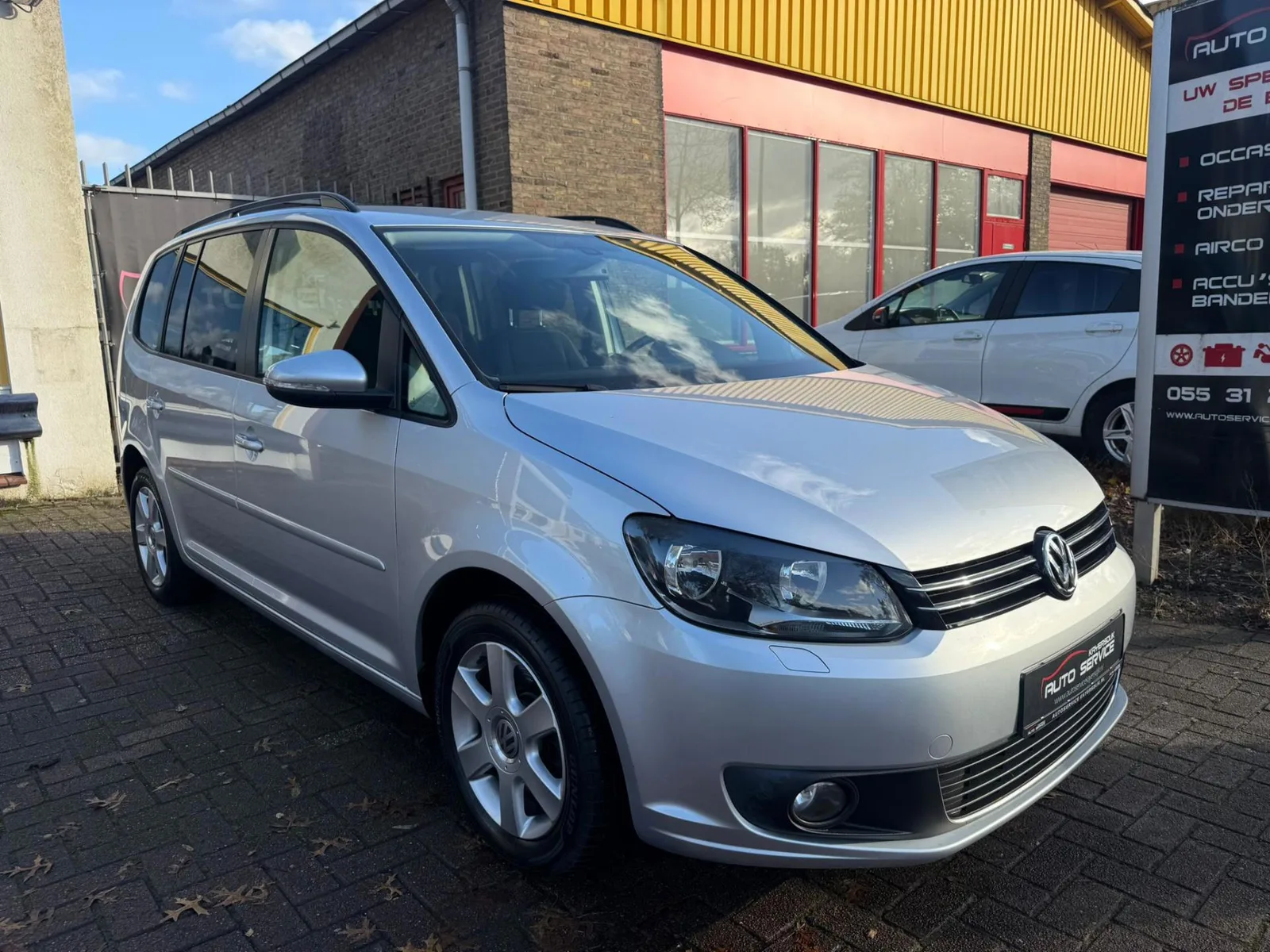 Volkswagen Touran (2013) — foto 1