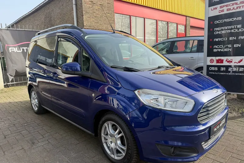 Ford Tourneo Courier (2016)