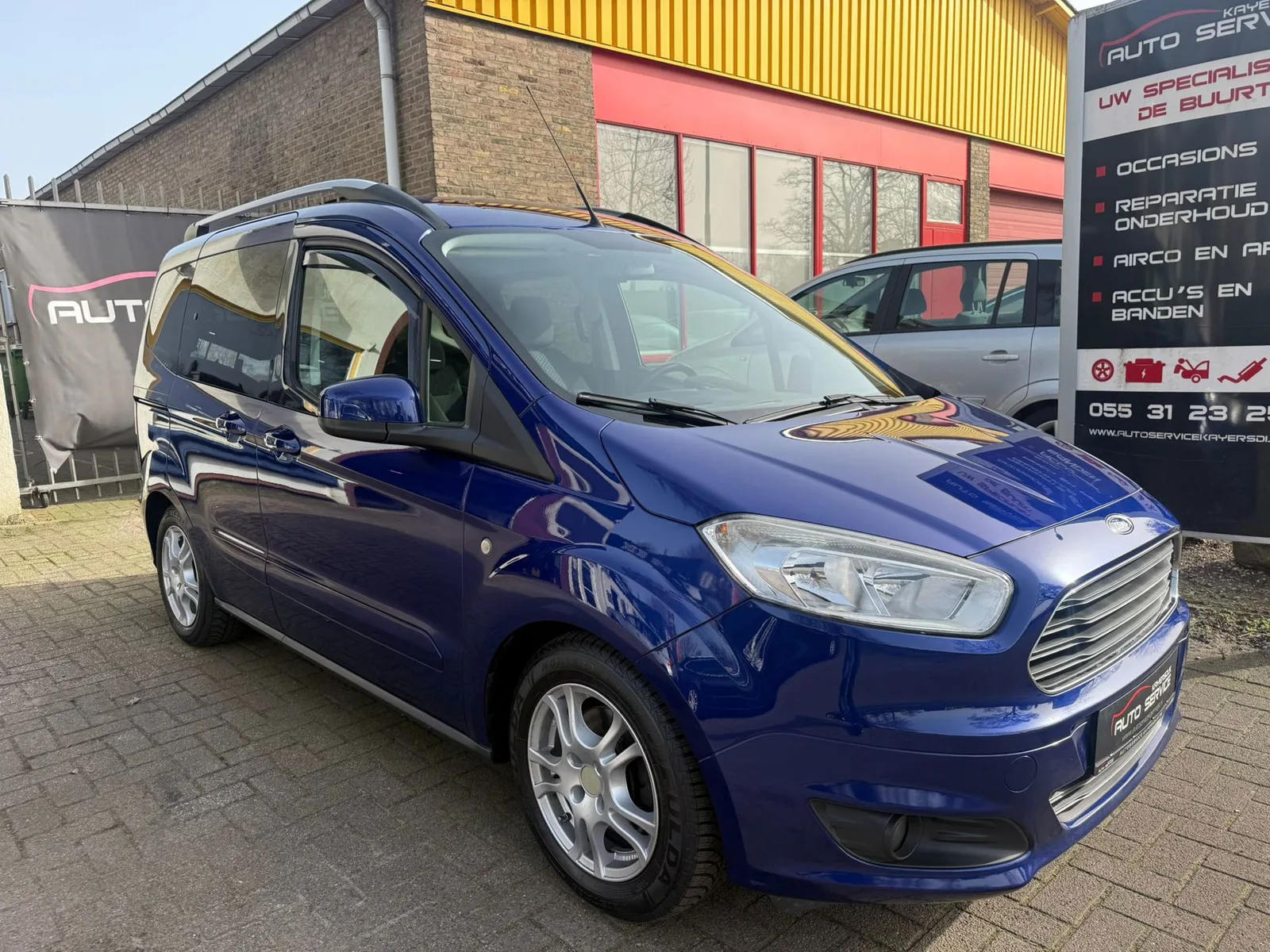 Ford Tourneo Courier (2016) — foto 1