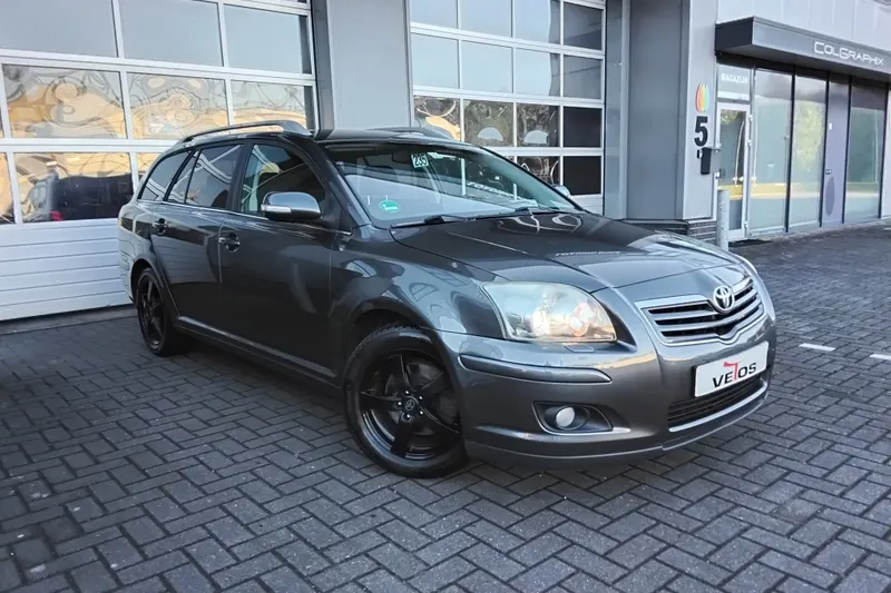 Toyota Avensis (2006)