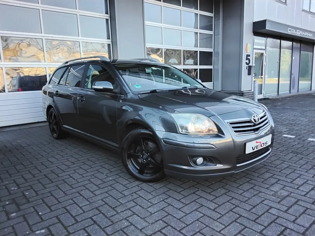 Toyota Avensis (2006) — foto 1