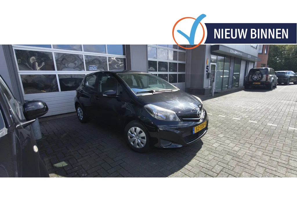 Toyota Yaris (2012) — foto 1