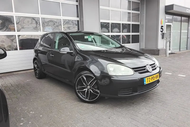 Volkswagen Golf (2004)
