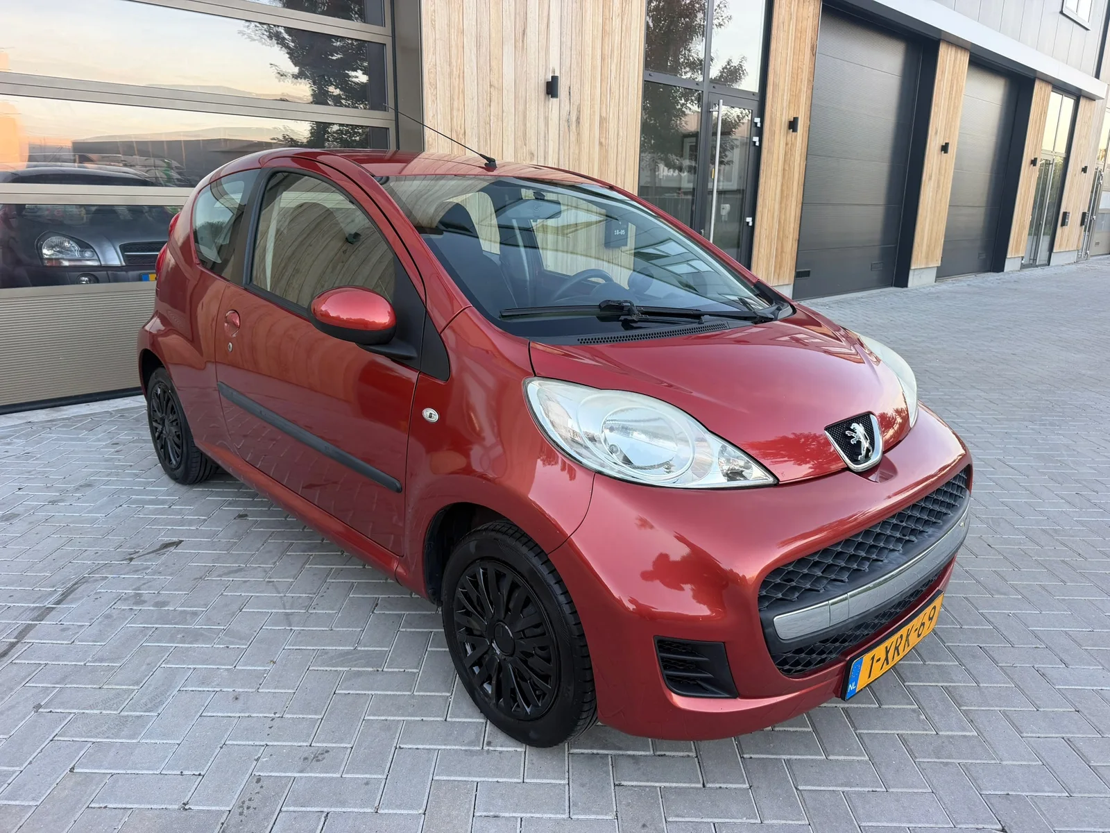 Peugeot 107 (2009) — foto 1