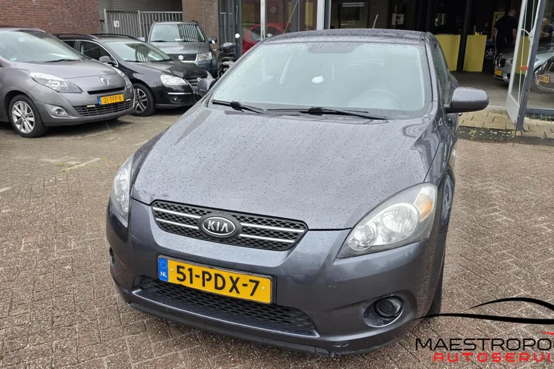 Kia Pro Cee'd (2011)