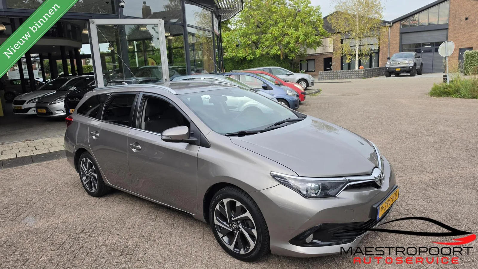 Toyota Auris (2016) — foto 1