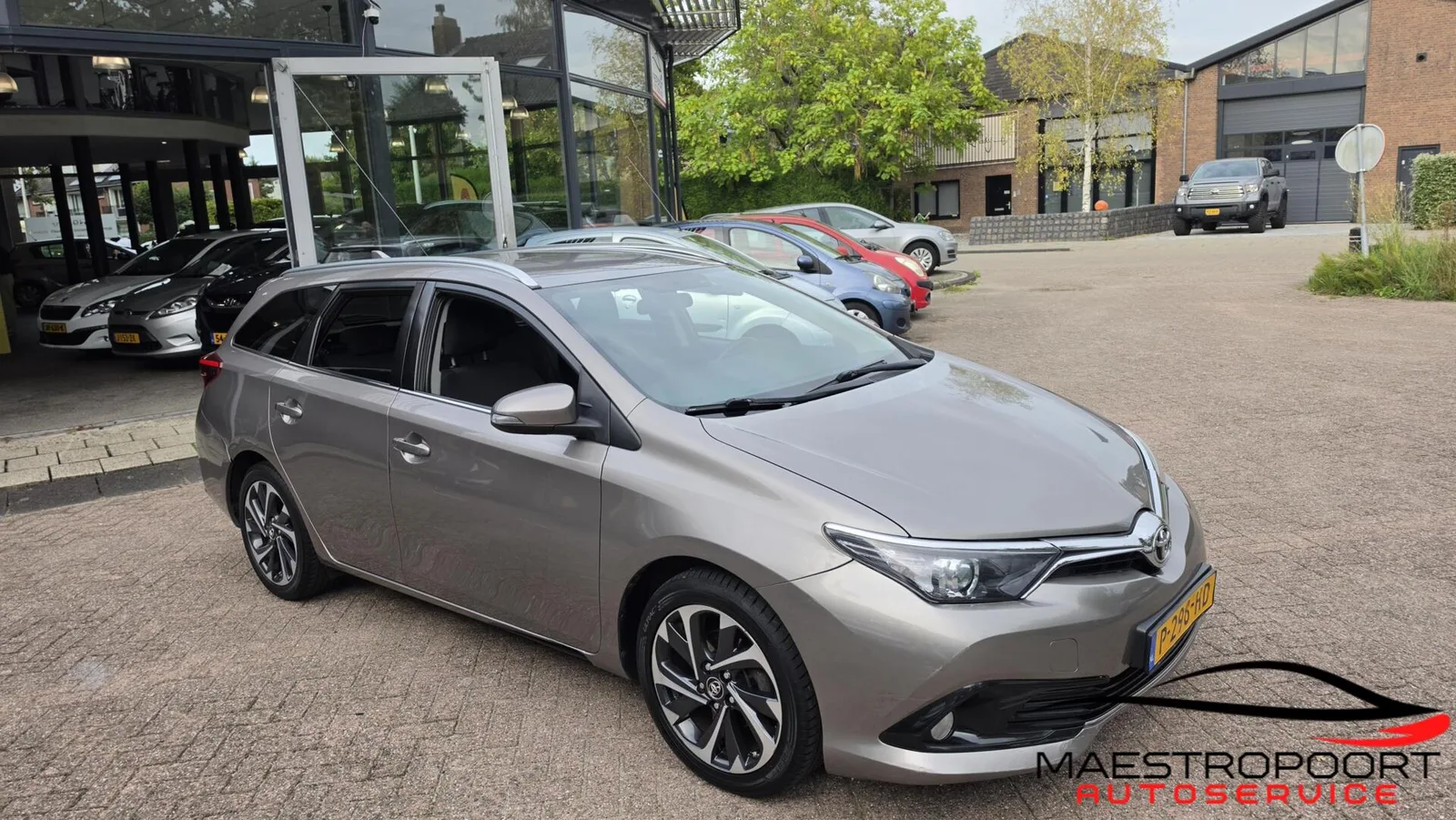 Toyota Auris (2016) — foto 1