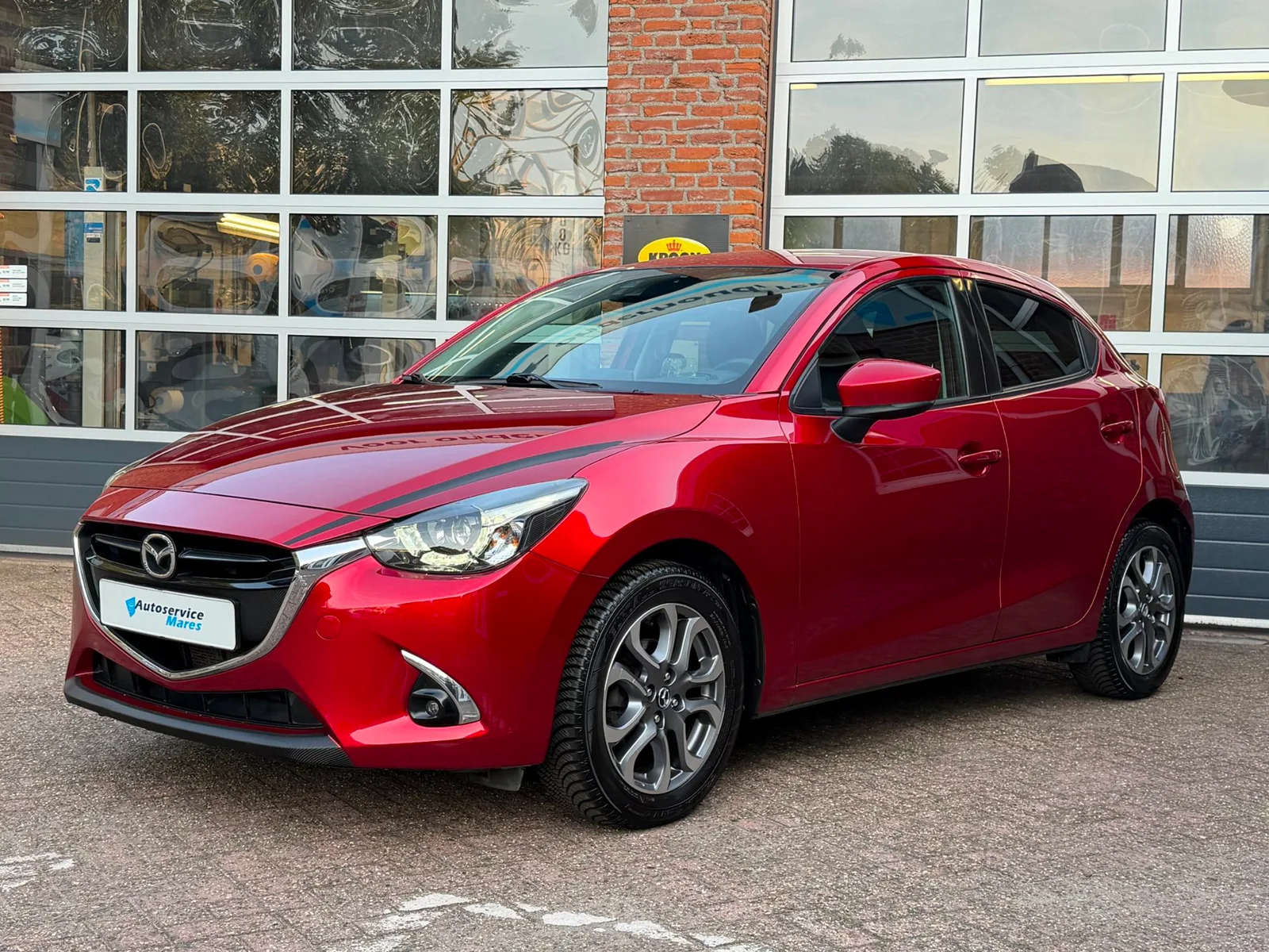 Mazda 2 (2019) — foto 1