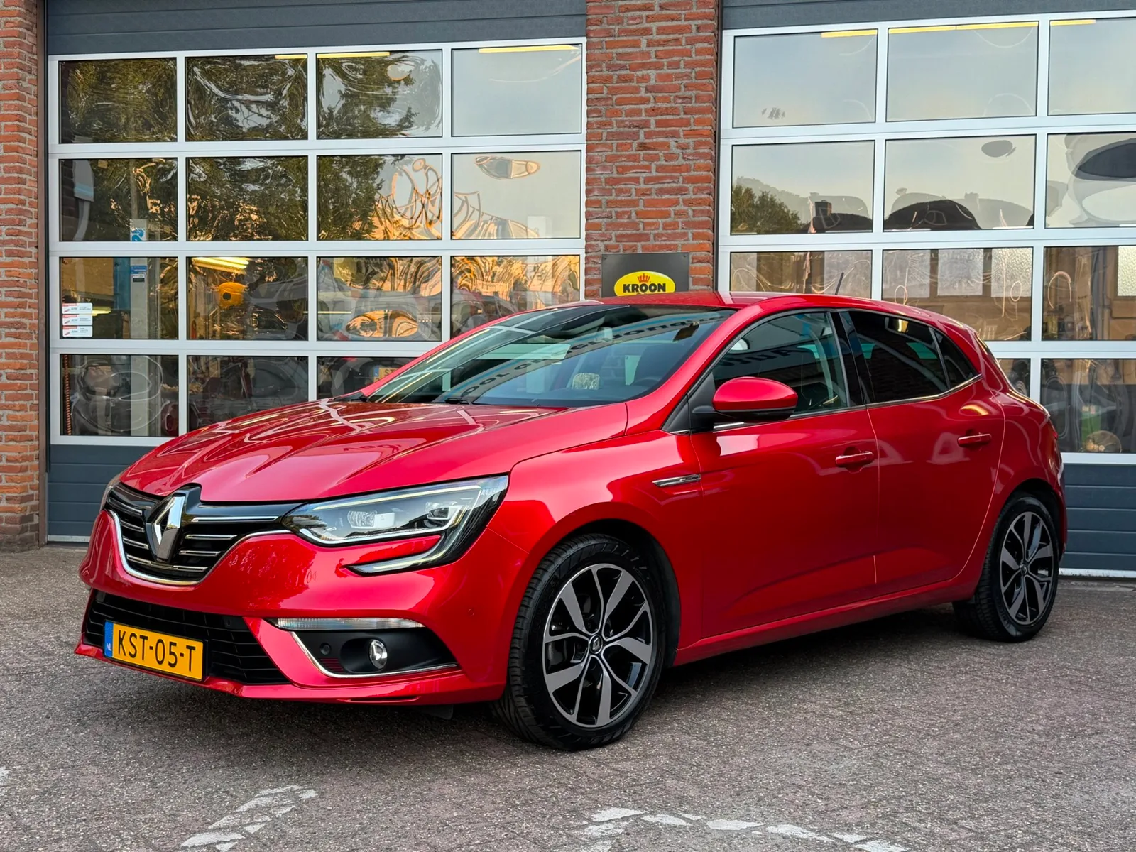 Renault Mégane (2019) — foto 1