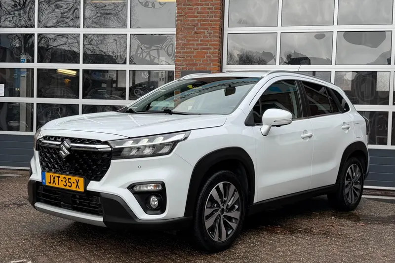 Suzuki S-Cross (2022)