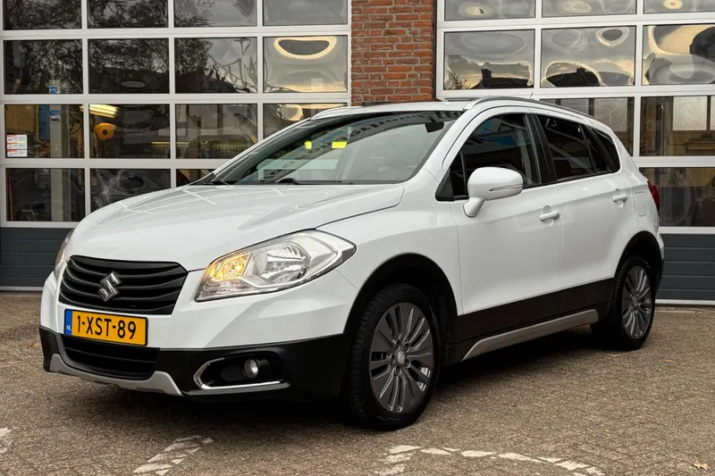 Suzuki SX4 S-Cross (2014)