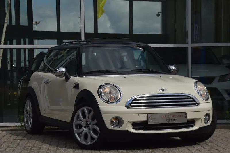 MINI Cooper (2009)