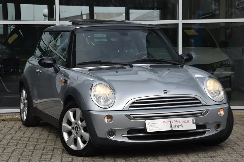 MINI Cooper (2005)