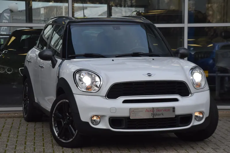 MINI Countryman (2011)