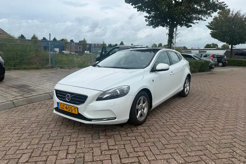 Volvo V40 (2015)