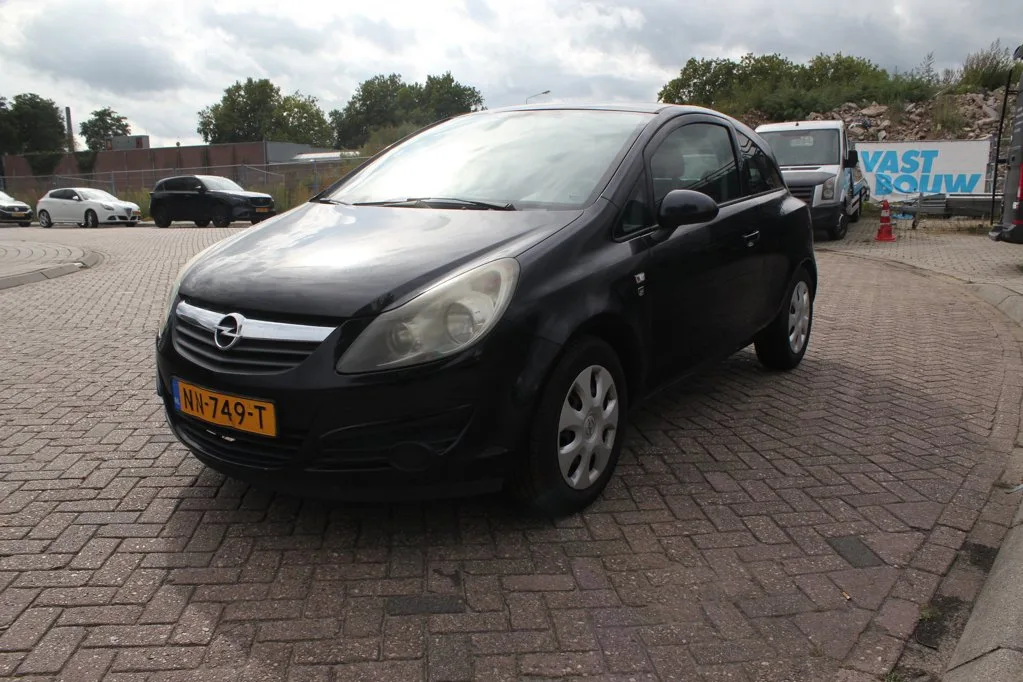 Opel Corsa (2011) — foto 1