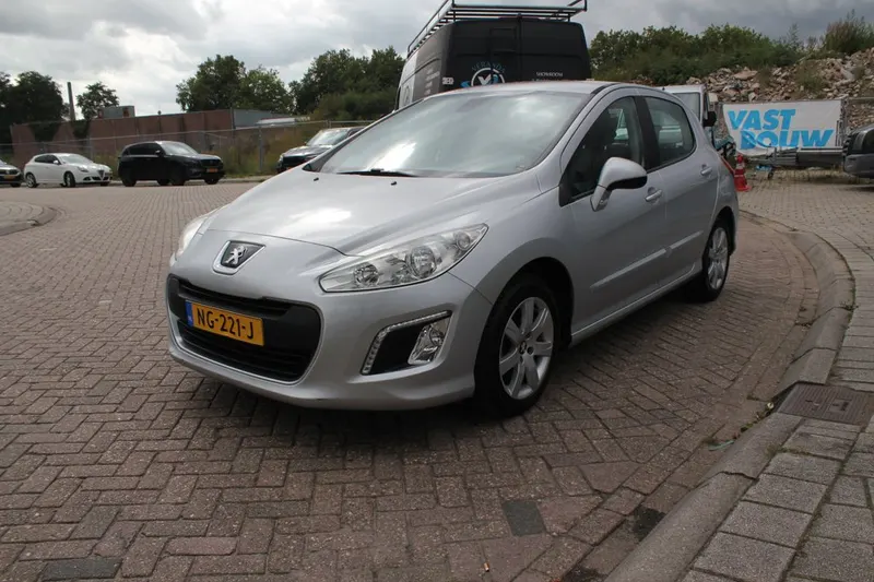 Peugeot 308 (2011)